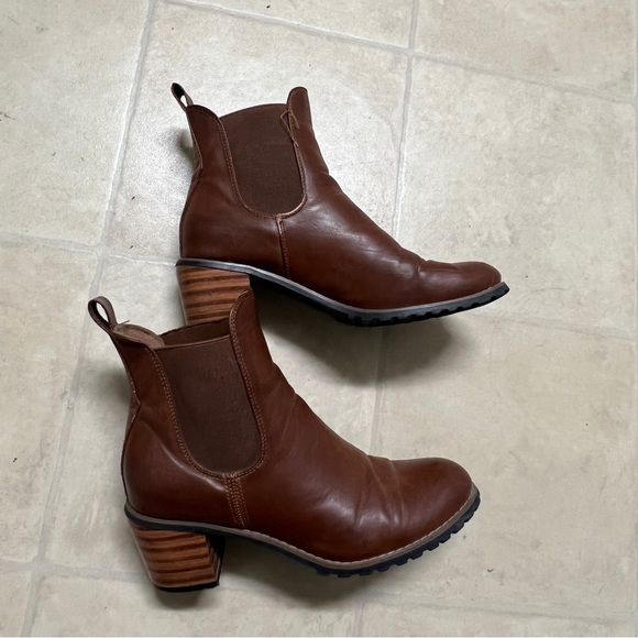 Brown boots - Picture 12 of 12